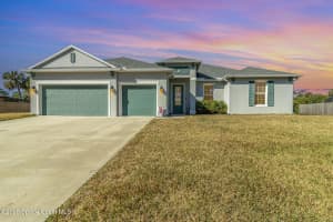 182 Nemo Cir NE, Palm Bay, FL 32907, Sold 04/28/25