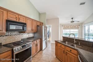 586 Deerfield Dr, Melbourne, FL 32940, Sold 03/17/25