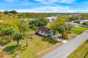 90 NW Carolina St, West Melbourne, FL 32904, Sold 04/11/25