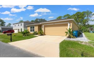 102 N Brooks Cir, Oak Hill, FL 32759, Sold 05/09/25