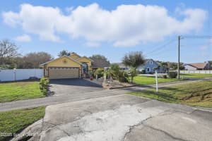 2585 S Courtenay Pkwy, Merritt Island, FL 32952, Sold 03/24/25