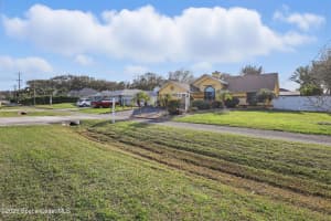 2585 S Courtenay Pkwy, Merritt Island, FL 32952, Sold 03/24/25