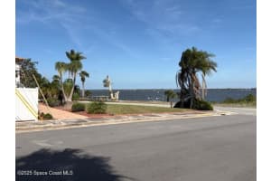 507 Indian River Drive, Cocoa, FL 32922 - MLS#1038351