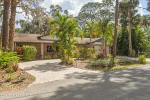 570 Acacia Avenue, Melbourne Village, FL 32904 Sold 05/28/25