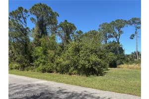 962 Seneca Avenue, Sebastian, FL 32958 Sold 05/07/25