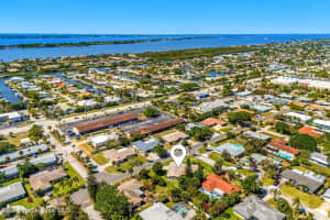 595 Glenwood Avenue, Satellite Beach, FL 32937 Sold 05/09/25