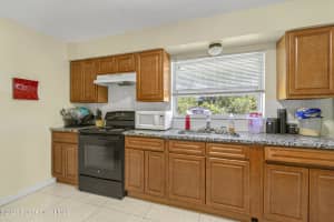 975 Commerce Road, Palm Bay, FL 32909 Sold 06/03/25