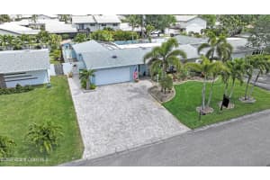 475 Greenway Avenue, Satellite Beach, FL 32937 Sold 04/25/25