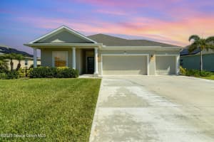 8331 Laguna Circle, Micco, Fl 32976, Micco