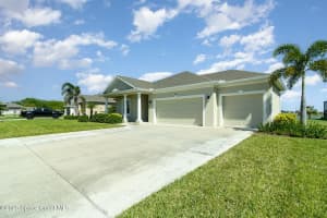 8331 Laguna Circle, Micco, FL 32976 Sold 09/30/25