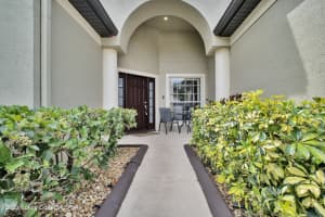 632 Strihal Loop, Oakland, FL 34787 Sold 06/18/25