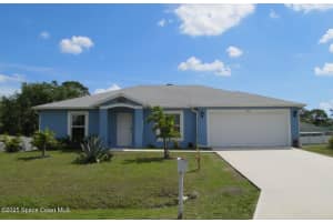 2811 Detached Circle, Palm Bay, FL 32909 Sold 06/02/25