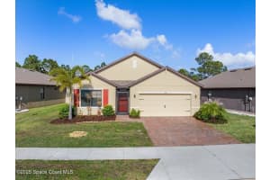 682 Old Country E, Palm Bay, FL 32909 Sold 07/29/25