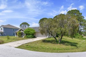 1401 Lombard St NW, Palm Bay, FL 32907, Sold 04/25/25