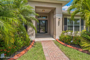 1293 Scarlet Oak Circle, Vero Beach, FL 32966 Sold 05/09/25