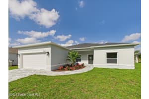 8875 99th Court, Vero Beach, FL 32967 Sold 05/09/25