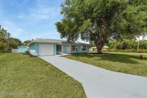 670 23rd Place, Vero Beach, FL 32962 Sold 05/23/25