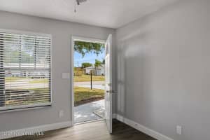 670 23rd Place, Vero Beach, FL 32962 Sold 05/23/25