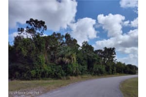 509 Futch Way, Sebastian, FL 32958 Sold 08/07/25