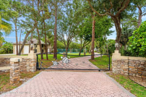 2442 Newfound Harbor Drive, Merritt Island, FL 32952 - MLS#1047851