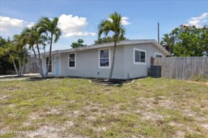 925 Abeto Street, Palm Bay, FL 32905 - MLS#1049552