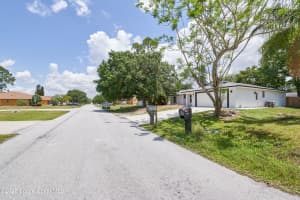 863 Highland Avenue, Palm Bay, FL 32907 - MLS#1049987