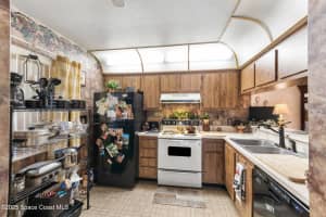 313 La Paloma Lane, Titusville, FL 32780 - MLS#1050048