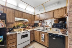 313 La Paloma Lane, Titusville, FL 32780 - MLS#1050048