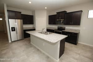 880 Old Country Rd SE, Palm Bay, FL 32909 - MLS#1051391