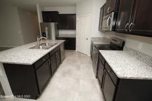 880 Old Country Rd SE, Palm Bay, FL 32909 - MLS#1051391