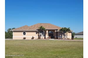 359 Porto Alegre Street, Punta Gorda, Fl 33983 - Off Market