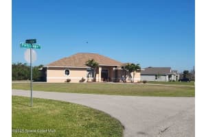 359 Porto Alegre Street, Punta Gorda, Fl 33983 - Off Market