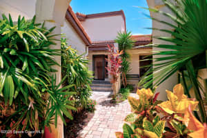 208 Parkside Place, Indian Harbour Beach, FL 32937 - MLS#1052314
