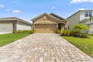 1037 Canfield Circle, Palm Bay, FL 32909 - MLS#1053091