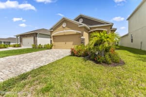 1037 Canfield Circle, Palm Bay, FL 32909 - MLS#1053091