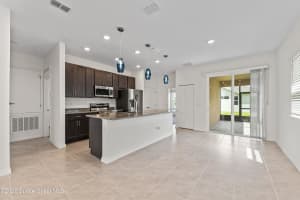 1037 Canfield Circle, Palm Bay, FL 32909 - MLS#1053091