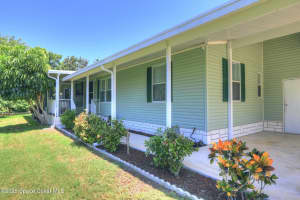 1068 Wren Circle, Barefoot Bay, FL 32976 - MLS#1053412
