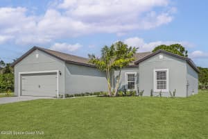 884 Aruba Avenue, Palm Bay, FL 32909 - MLS#1053433