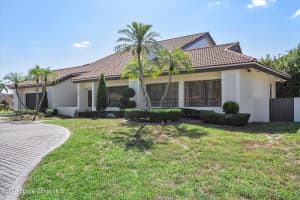 7210 Augusta Drive, Hialeah, FL 33012 Sold 09/12/25