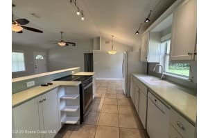 672 Indian River Drive, Melbourne, FL 32935 - MLS#1053676