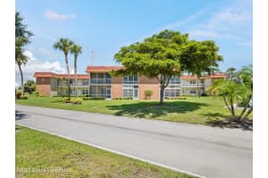107 Springlake Court, Vero Beach, FL 32962 - MLS#1054435