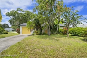 325 Eva Street, Palm Bay, FL 32907 - MLS#1054814