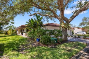 709 Parkside Place 709 Place, Indian Harbour Beach, FL 32937 - MLS#1054992