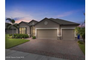 5614 1st Square, Vero Beach, FL 32968 - MLS#1055378