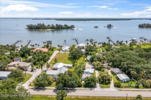 11450 Indian River Dr Drive, Sebastian, FL 32958 - MLS#1055412