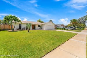 329 Franklyn Avenue, Indialantic, FL 32903 Sold 09/16/25