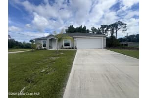 499 Oakleaf Street, Palm Bay, FL 32908 - MLS#1055535