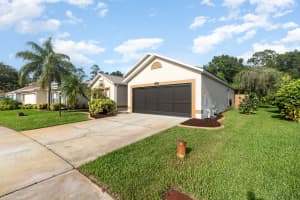 1736 Vista Lake Circle, Melbourne, FL 32904 - MLS#1055690