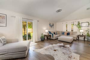 1736 Vista Lake Circle, Melbourne, FL 32904 - MLS#1055694