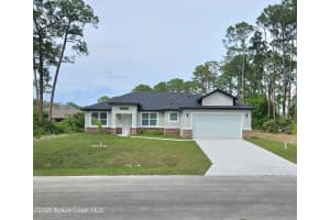 561 Harrisburg Street, Palm Bay, FL 32908 - MLS#1056400